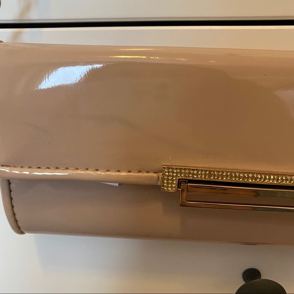 NWT aldo nude clutch with gold chain - Picture 4 of 4